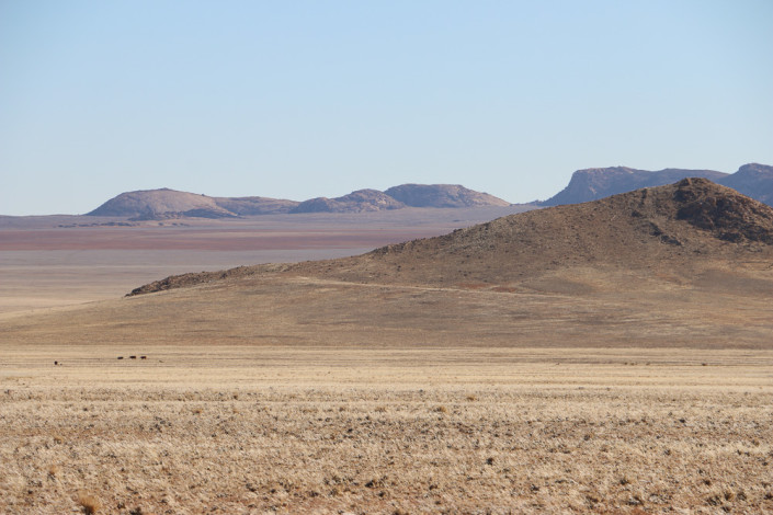 Kurz vor Aus - Ausblick vom Rastplatz an der B4 - Namibia