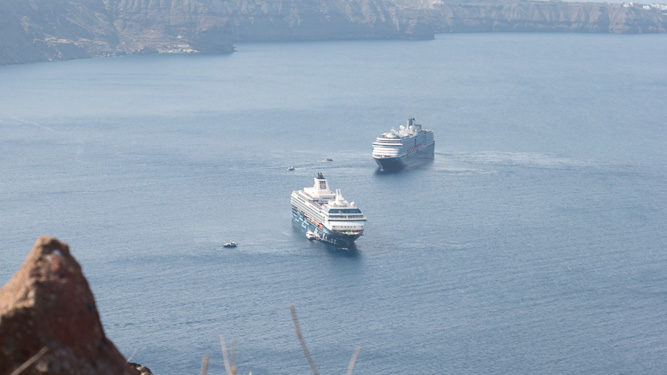 Santorin Mein Schiff 2 Reisebericht Wiewirreisende