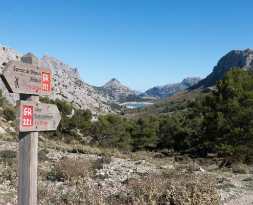 Trockenmauerweg Markierung Cuber Stausee