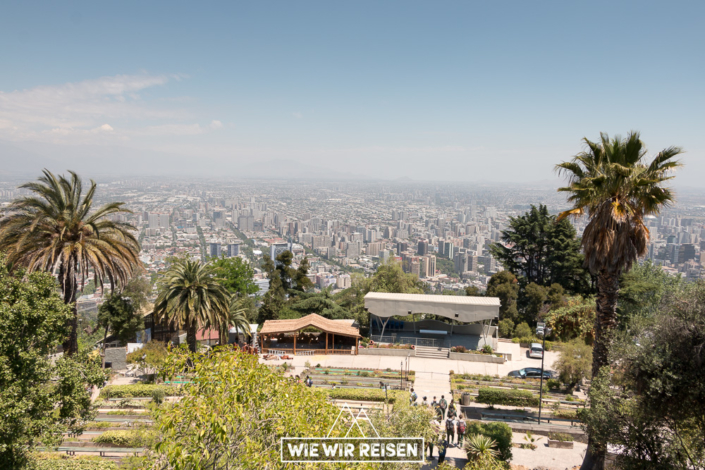 Blick vom Cerro San Christobal auf Santiago de Chile